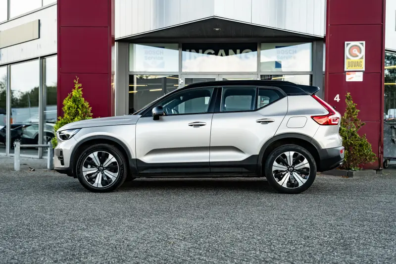Volvo XC40 Recharge Core | 70 KWH | AppleCar/Android | Camera | 19"LMV | Eerste eigenaar | Zwarte hemel 2023 leasen bij DreamLease: foto 1