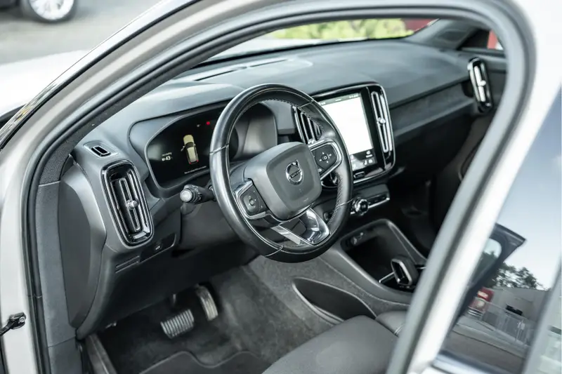 Volvo XC40 Recharge Core | 70 KWH | AppleCar/Android | Camera | 19"LMV | Eerste eigenaar | Zwarte hemel 2023 leasen bij DreamLease: foto 2