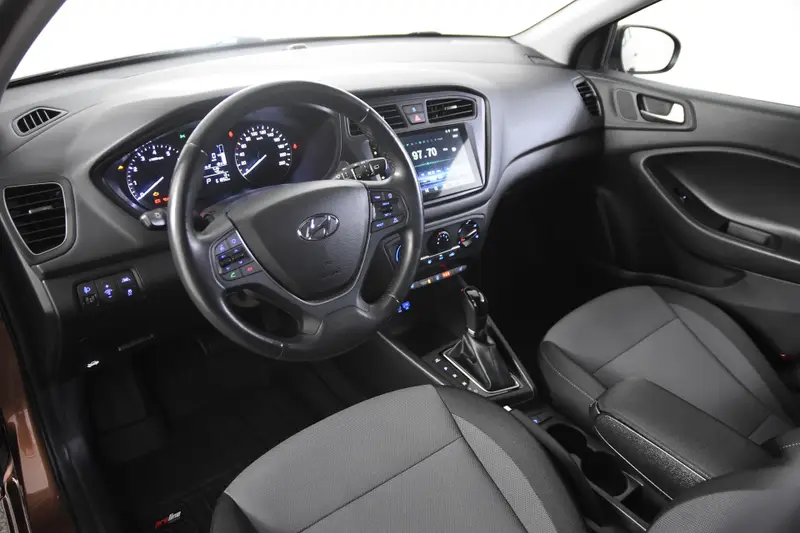 Hyundai i20 1.4i i-Vision Automaat *Navigatie*Camera*Stoelverwarming* 2017 leasen bij DreamLease: foto 2