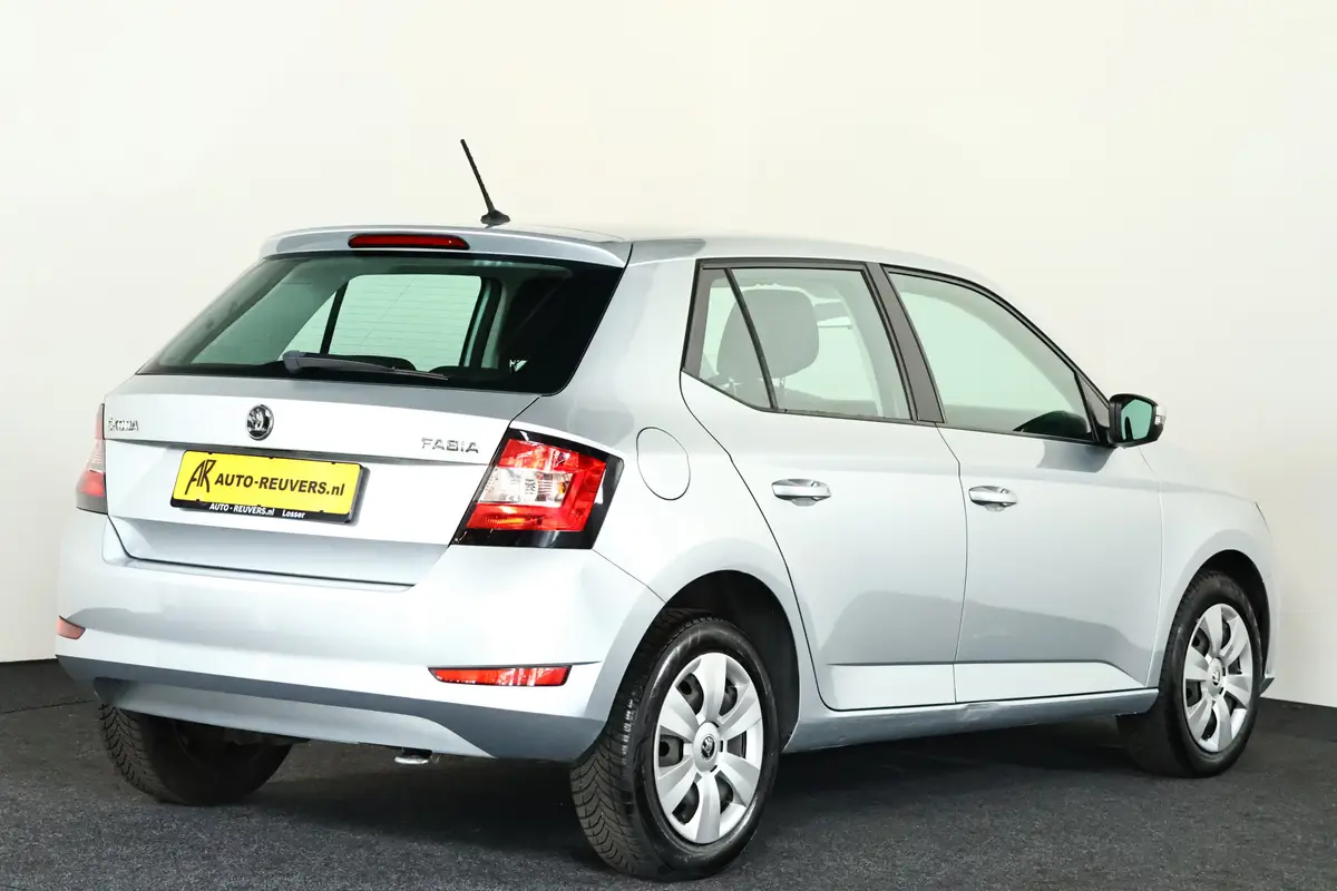 Škoda Fabia 1.0 Active: foto 2