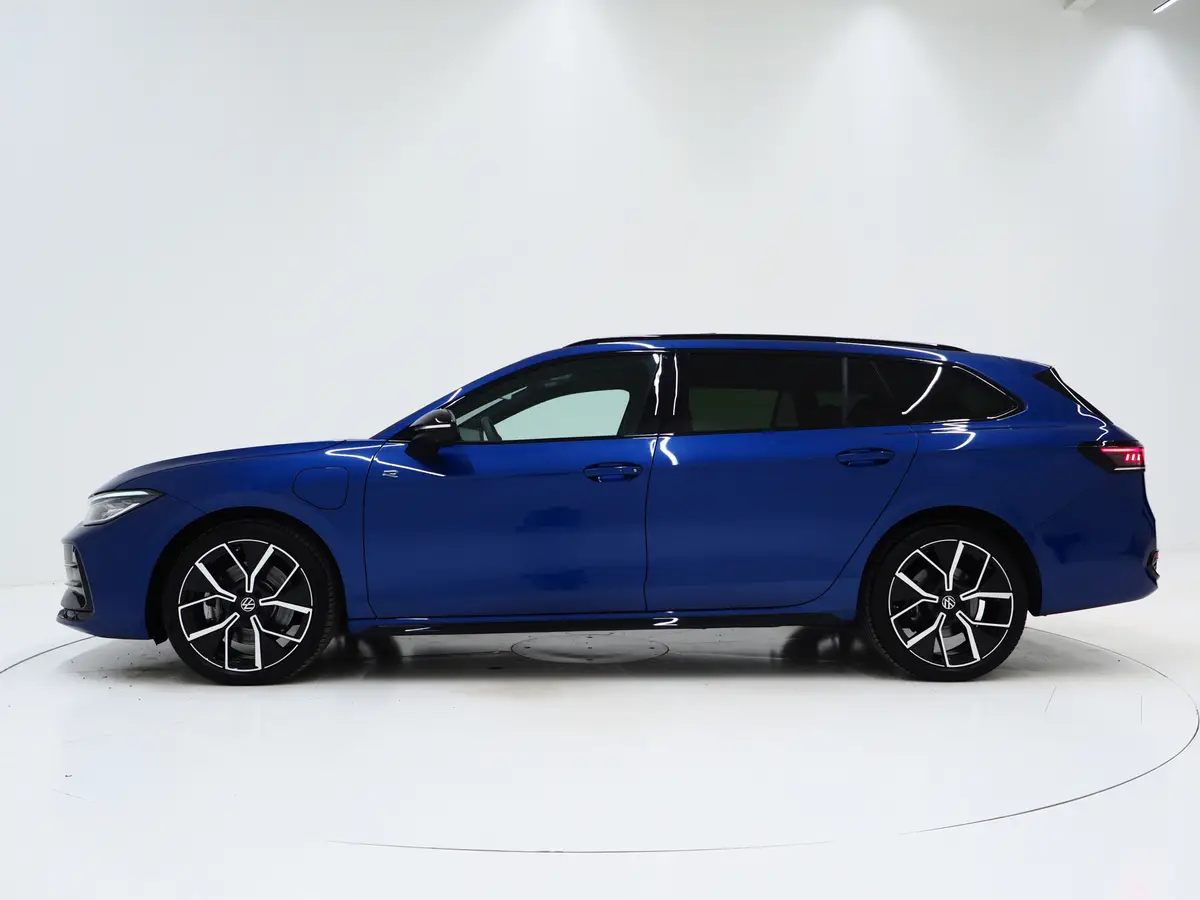 Volkswagen Passat Variant 1.5 eHybrid R-Line Black: foto 2