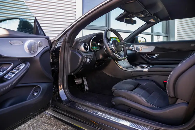 Mercedes-Benz C-Klasse Cabrio 200 AMG Line 2022 leasen bij DreamLease: foto 2