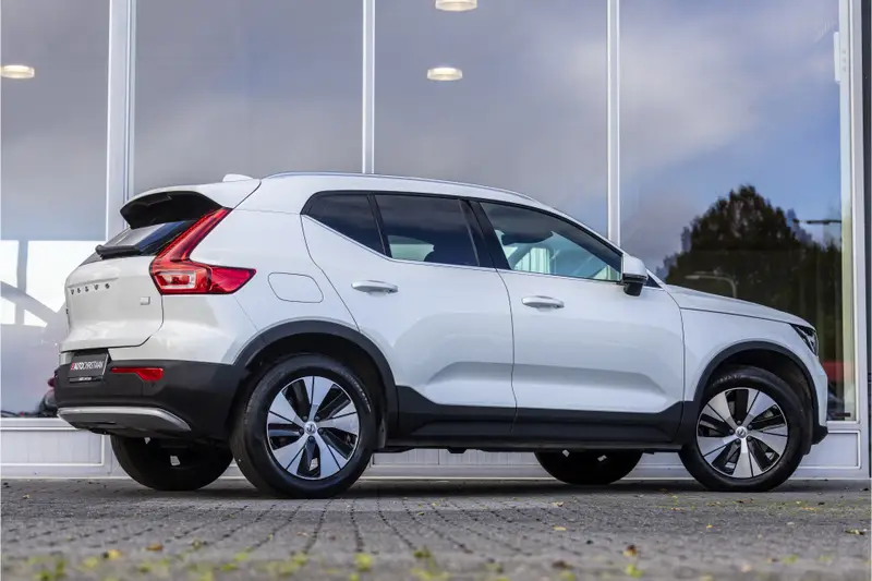 Volvo XC40 1.5 T4 Plug-in hybrid Plus Bright 2023 leasen bij DreamLease: foto 2