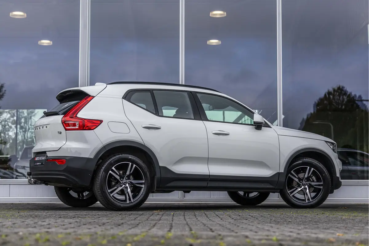 Volvo XC40 1.5 T2 Momentum: foto 2