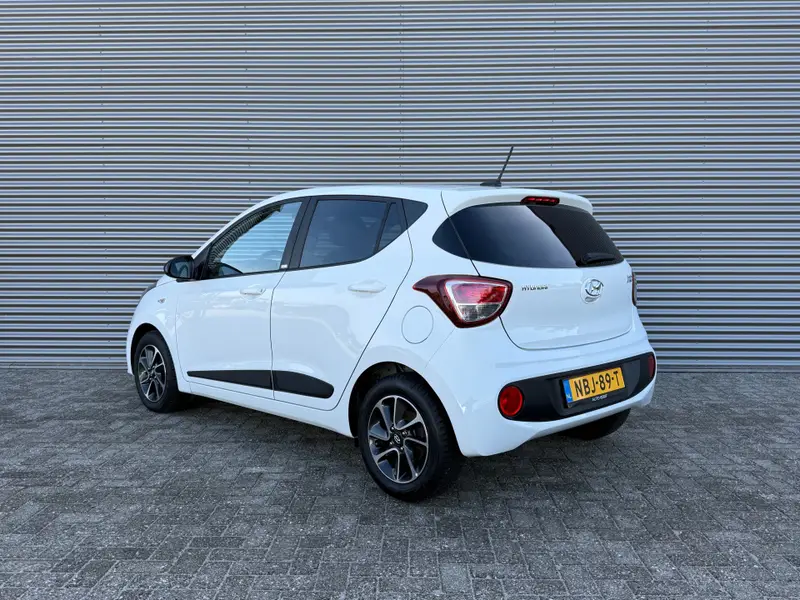 Hyundai i10 1.2i Passion | Airco | Stoel/Stuurverw. | Cruise control | 4 Cilinder | 2018 leasen bij DreamLease: foto 2