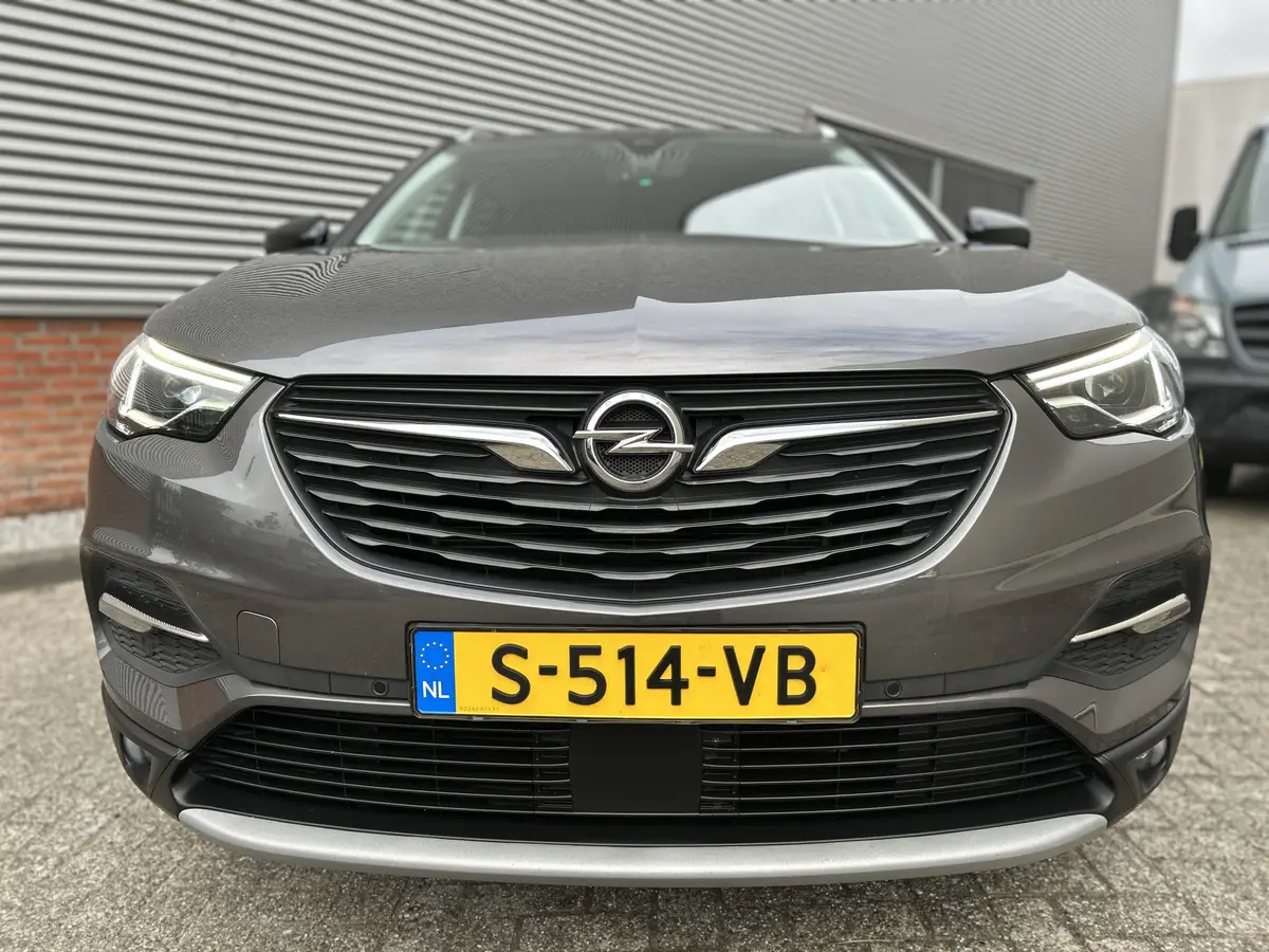 Opel Grandland X 1.6 Turbo Hybrid4 Ultimate: foto 2