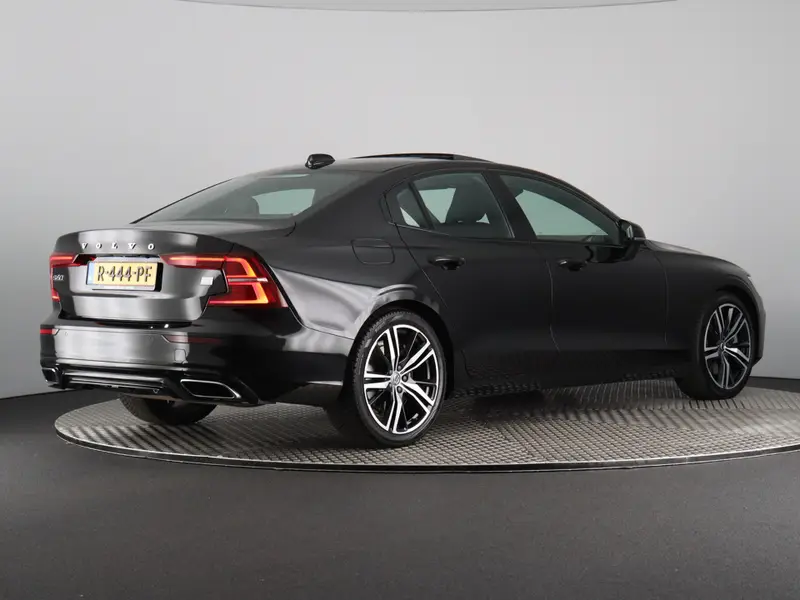 Volvo S60 2.0 Recharge T8 AWD R-Design SOH 98% 2021 leasen bij DreamLease: foto 2