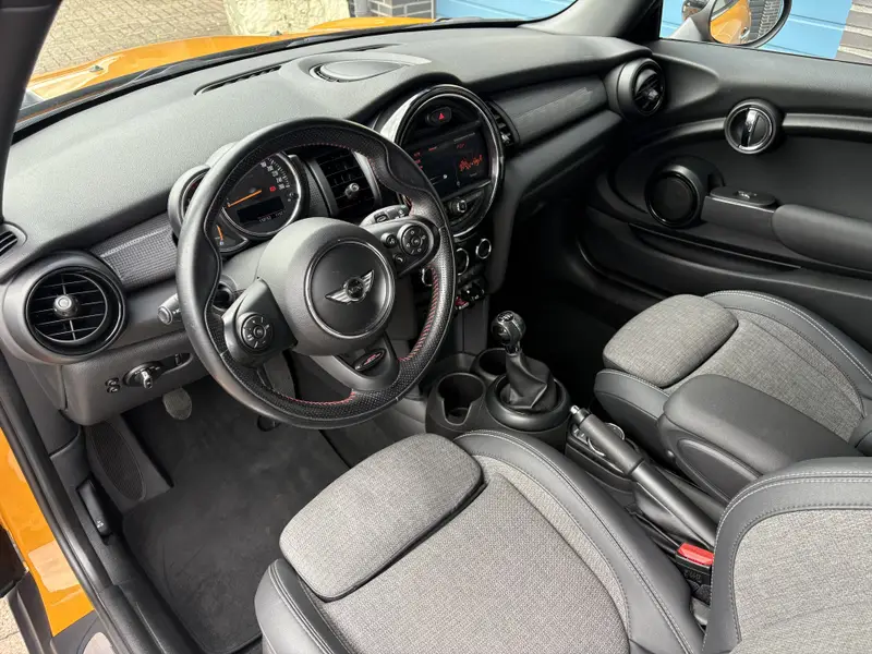 MINI 3-Deurs 1.5 Cooper Pepper Business, climate/cruise/navi 2015 leasen bij DreamLease: foto 2