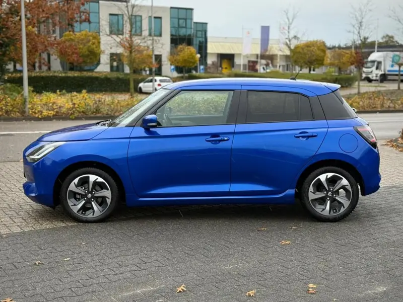 Suzuki Swift 1.2 STYLE SMART HYBR. KEYLESS ECC CAMERA NAVI ADD. CRUISE 2025 leasen bij DreamLease: foto 2