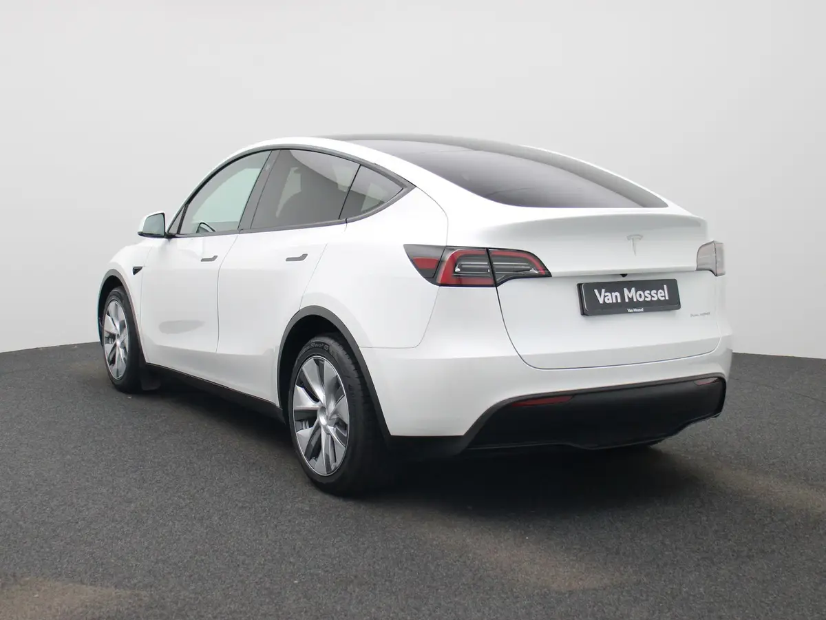 Tesla Model Y Long Range Dual Motor: foto 2