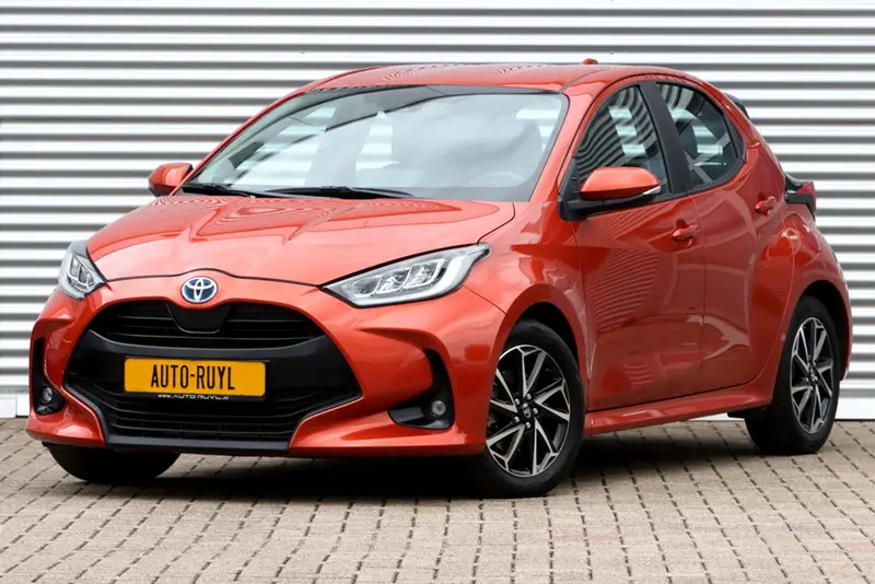 Toyota Yaris 1.5 Hybrid Dynamic 2022 leasen bij DreamLease: foto 1