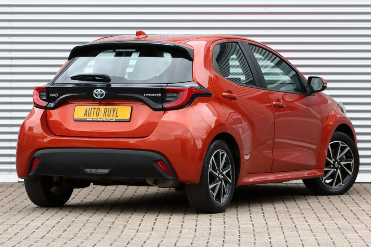 Toyota Yaris 1.5 Hybrid Dynamic: foto 2
