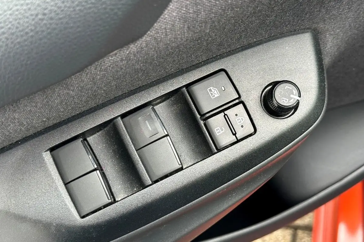 Toyota Yaris 1.5 Hybrid Dynamic: foto 26