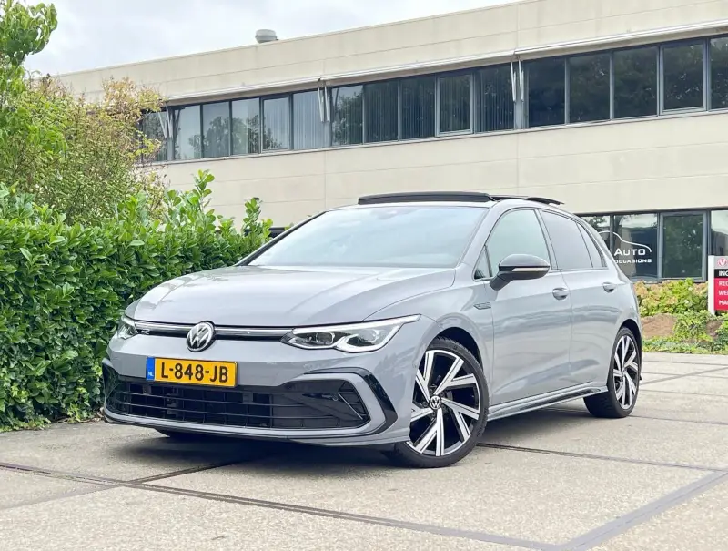 Volkswagen Golf 1.5 eTSI R-Line 2020 leasen bij DreamLease: foto 1