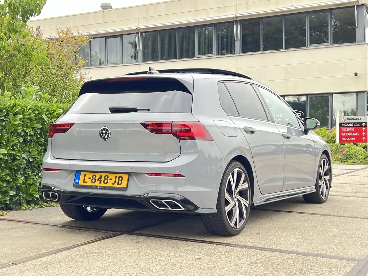 Volkswagen Golf 1.5 eTSI R-Line: foto 2