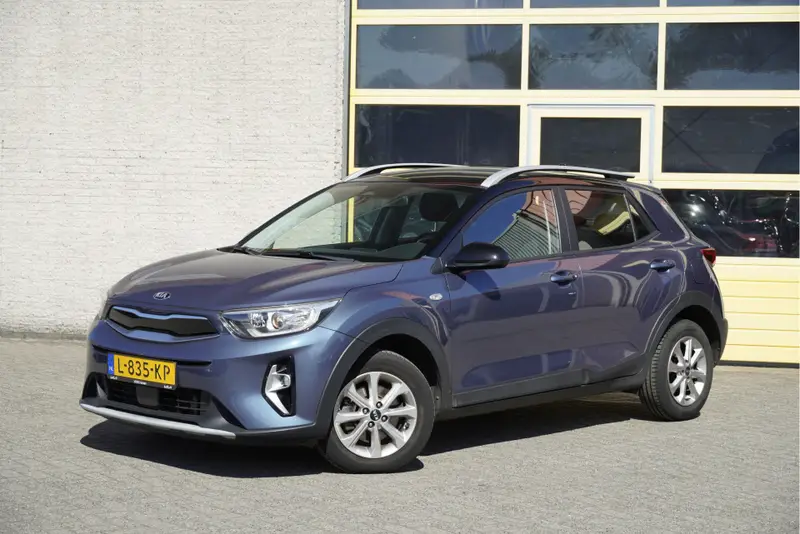 Kia Stonic 1.0 T-GDi MHEV DynamicLine BJ2021 Lmv 15" | Led | Pdc | Achteruitrijcamera | App-Connect | Navi | Climate control | Cruise control | Getint glas 2021 leasen bij DreamLease: foto 2