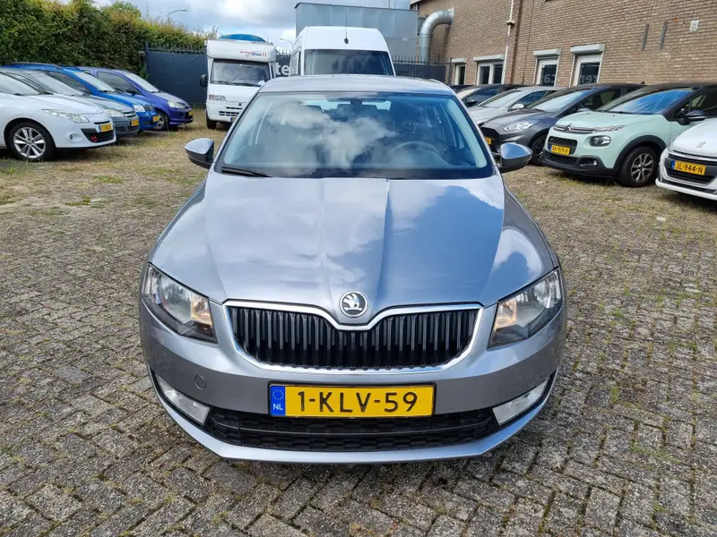 Škoda Octavia 1.2 TSI Greentech Ambition 2013 leasen bij DreamLease: foto 2