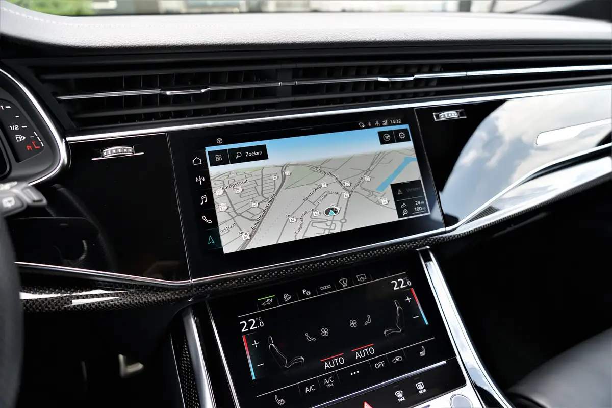 Audi Q8 55 TFSI e quattro S-line Competition GoodwoodGreen: foto 50