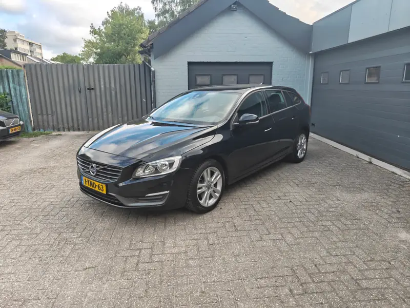 Volvo V60 1.6 T4 Kinetic,Cruise control,Navi,Parkeersensoren,Climate control,Trekhaak 2014 leasen bij DreamLease: foto 1