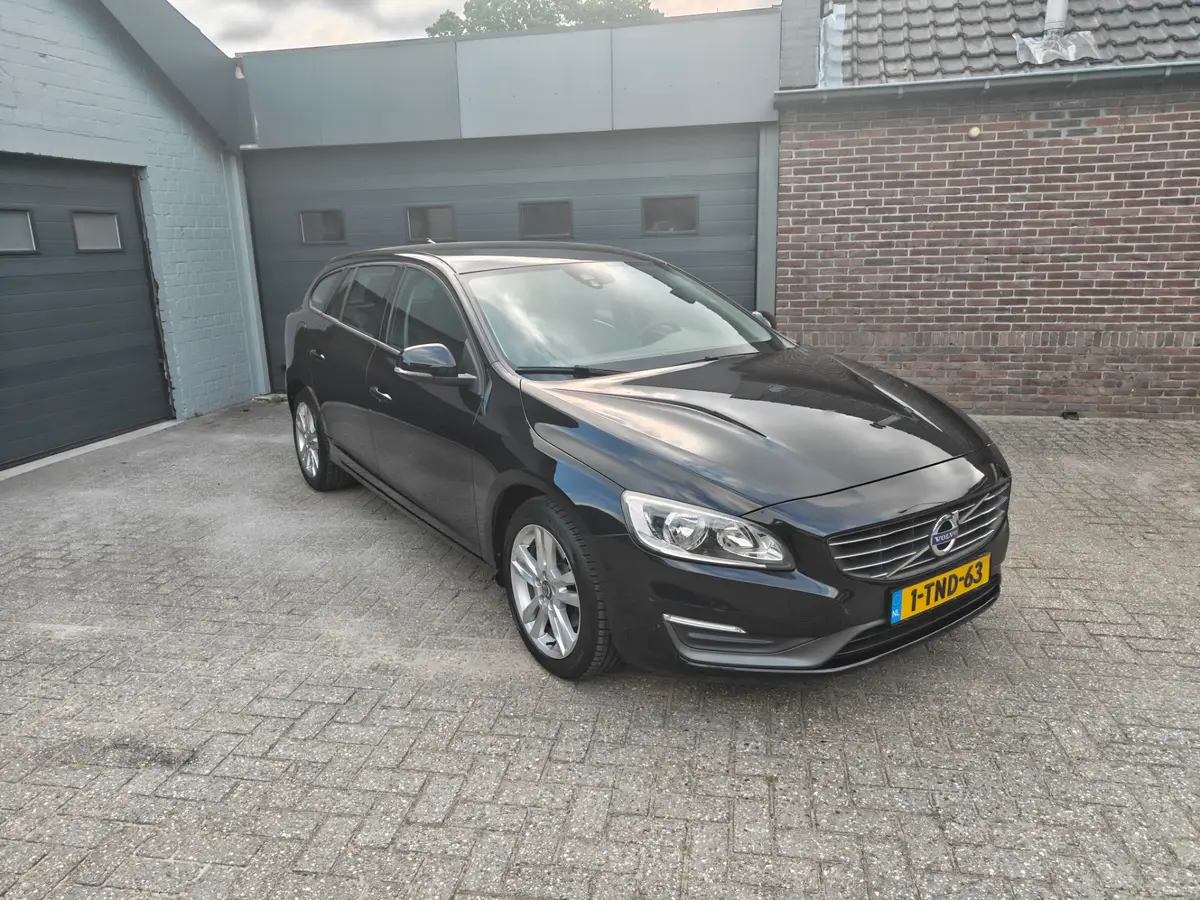 Volvo V60 1.6 T4 Kinetic,Cruise control,Navi,Parkeersensoren,Climate control,Trekhaak: foto 2