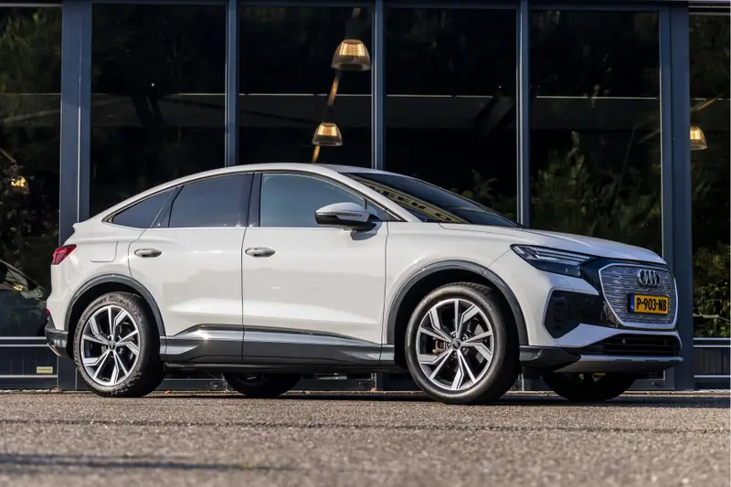 Audi Q4 Sportback e-tron 35 Launch edition 55 kWh 2021 leasen bij DreamLease: foto 1