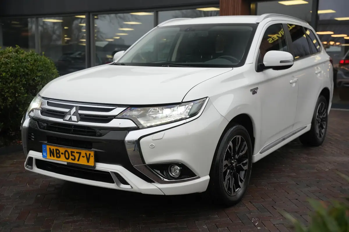 Mitsubishi Outlander 2.0 PHEV Premium: foto 2