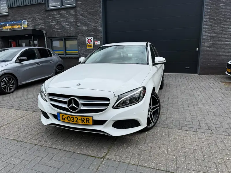 Mercedes-Benz C-Klasse 200 Premium Plus 2018 leasen bij DreamLease: foto 2