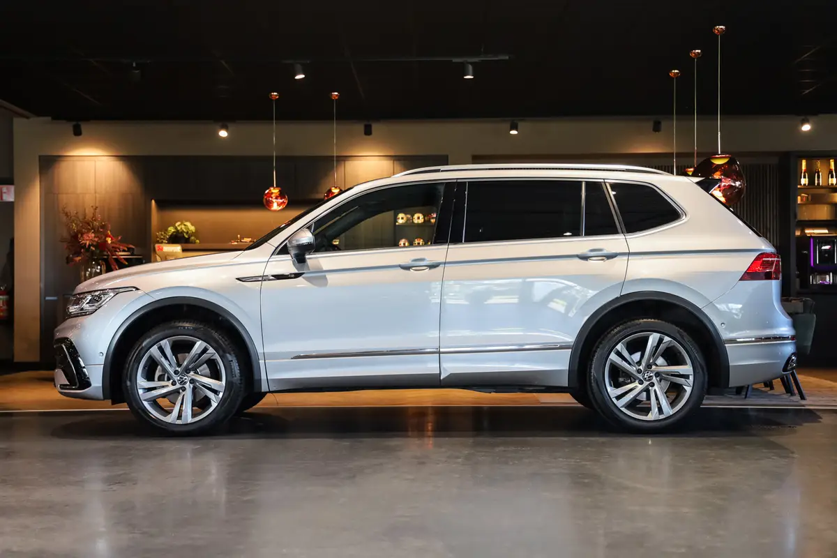 Volkswagen Tiguan Allspace 1.5 TSI R-Line Business+ 7P, 150 PK, R/Line/In/Extr., Pano/Dak, IQ/Light, Adapt.Cruise/Control, 67DKM!!: foto 2