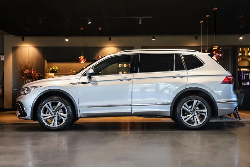 Volkswagen Tiguan Allspace 1.5 TSI R-Line Business+ 7P, 150 PK, R/Line/In/Extr., Pano/Dak, IQ/Light, Adapt.Cruise/Control, 67DKM!! 2023 leasen bij DreamLease: foto 2