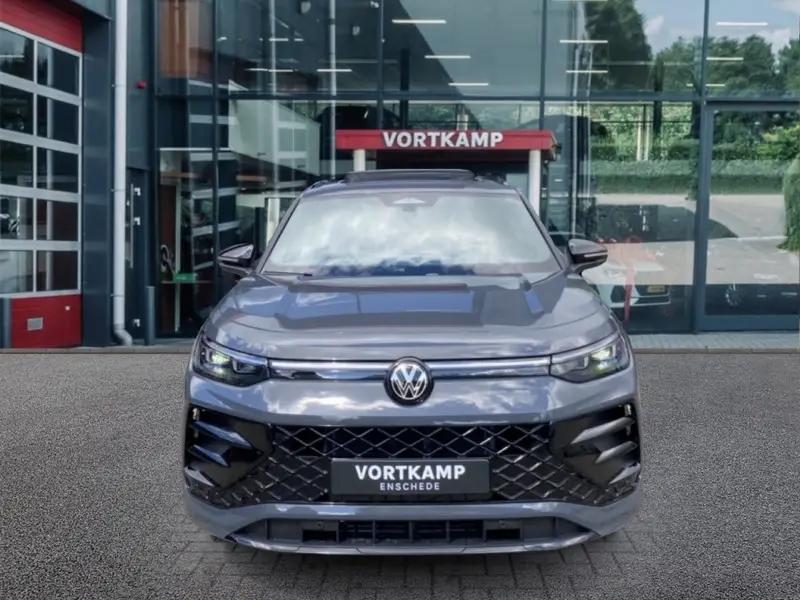 Volkswagen Tayron 1.5 eTSI R-LINE 7PERS. TREKHAAK/LEDER/CAMERA/PANO-DAK/ELEK-KLEP/ACC/HUD/STOELVERW 2026 leasen bij DreamLease: foto 2