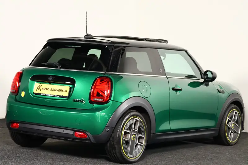 MINI Electric MINI Electric Yours 33 kWh 2022 leasen bij DreamLease: foto 2