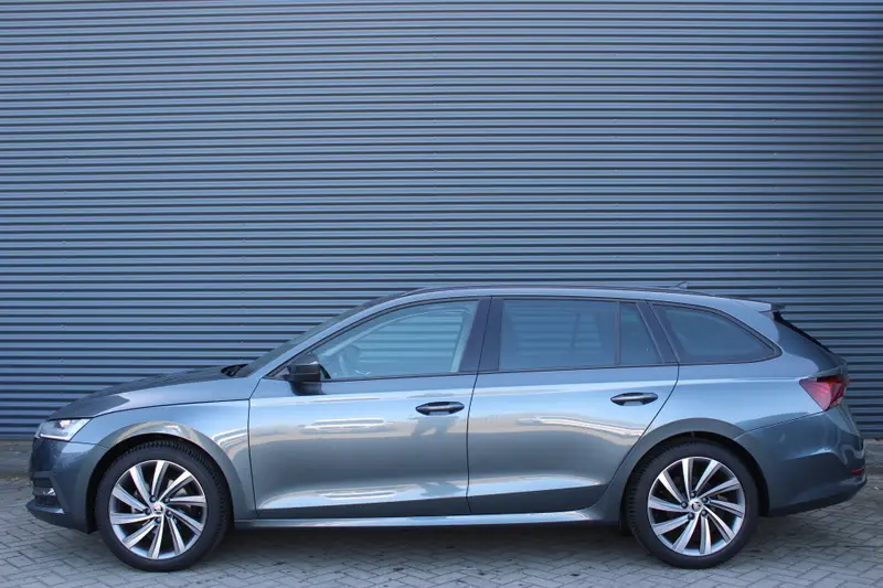 Škoda Octavia Combi 1.0 e-TSI Business Edition Full-LED CarPlay Stoelverwarming 18inch Velgen 2021 leasen bij DreamLease: foto 2