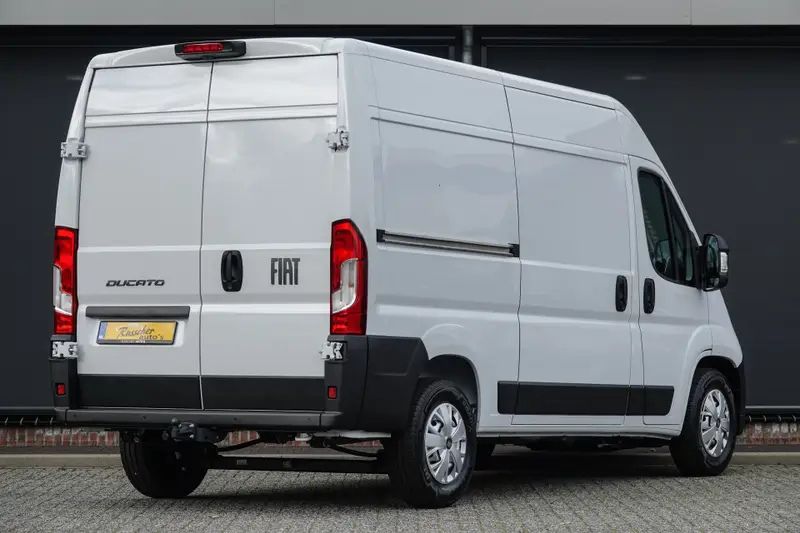 Fiat Ducato L2H2 2.2 MultiJet 140Pk Aut. | 35 | Stoel-Bank | Achteruitrijcamera | Webasto standkachel | Laadruimtebetimmering | Trekhaak 2024 leasen bij DreamLease: foto 2