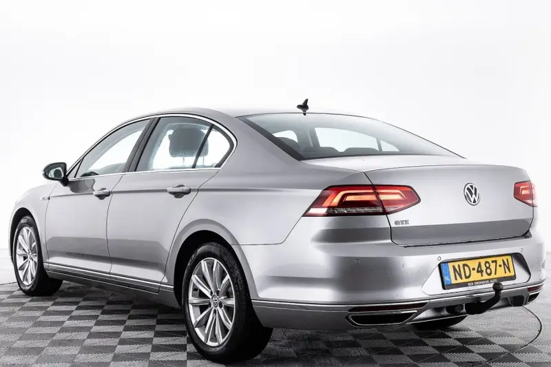 Volkswagen Passat 1.4 TSI GTE Connected PHEV ✅VIRTUAL✅NAVI ✅LED ✅Trekhaak✅ Plug-in Hybrid 2016 leasen bij DreamLease: foto 2