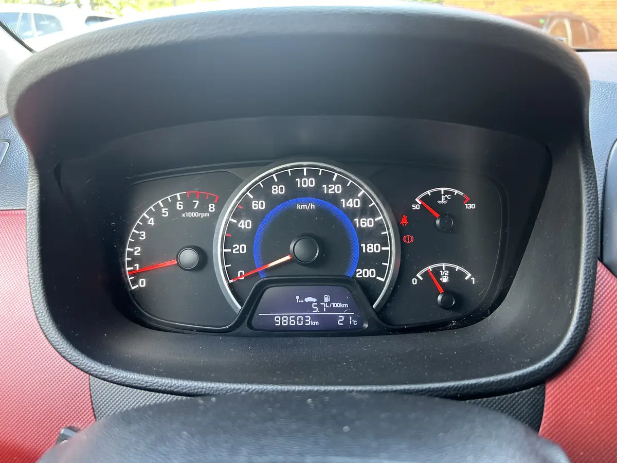Hyundai i10 1.0i Comfort 5p. // AIRCO // ELEK. RAMEN // GOED ONDERHOUDEN!!: foto 27