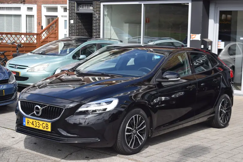Volvo V40 2.0 T2 Inscription 2018 leasen bij DreamLease: foto 2