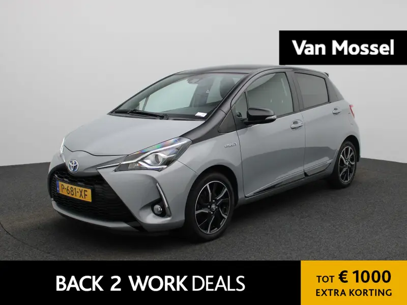 Toyota Yaris 1.5 Hybrid Design Red 2018 leasen bij DreamLease: foto 1