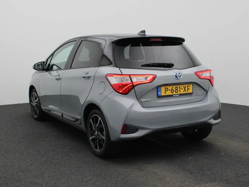Toyota Yaris 1.5 Hybrid Design Red 2018 leasen bij DreamLease: foto 2