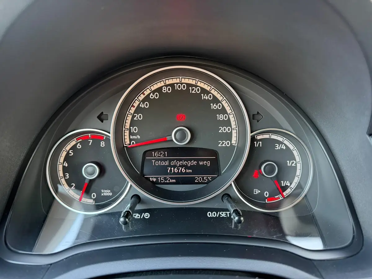 Volkswagen up! 1.0 BMT move up!: foto 32