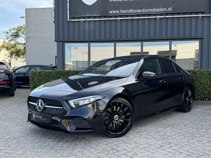 Mercedes-Benz A-Klasse A 250 AMG Limousine 225pk Aut. Premium Plus 2020 leasen bij DreamLease: foto 1