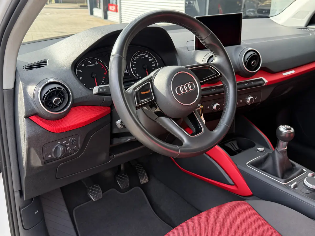 Audi Q2 30 TFSI Sport S Line Edition - Airco I Sport interieur & Velgen I PDC I Dealer onderhouden: foto 2