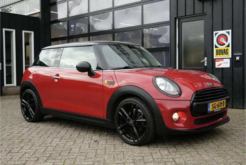 MINI One 1.5 2018 leasen bij DreamLease: foto 1