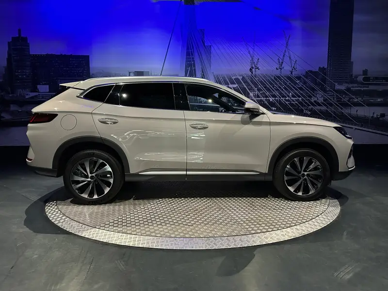 BYD SEAL U 1.5 DM-i FWD Boost *Boundless Cloud/Zwart leder*Levering okt. '26* 2026 leasen bij DreamLease: foto 2