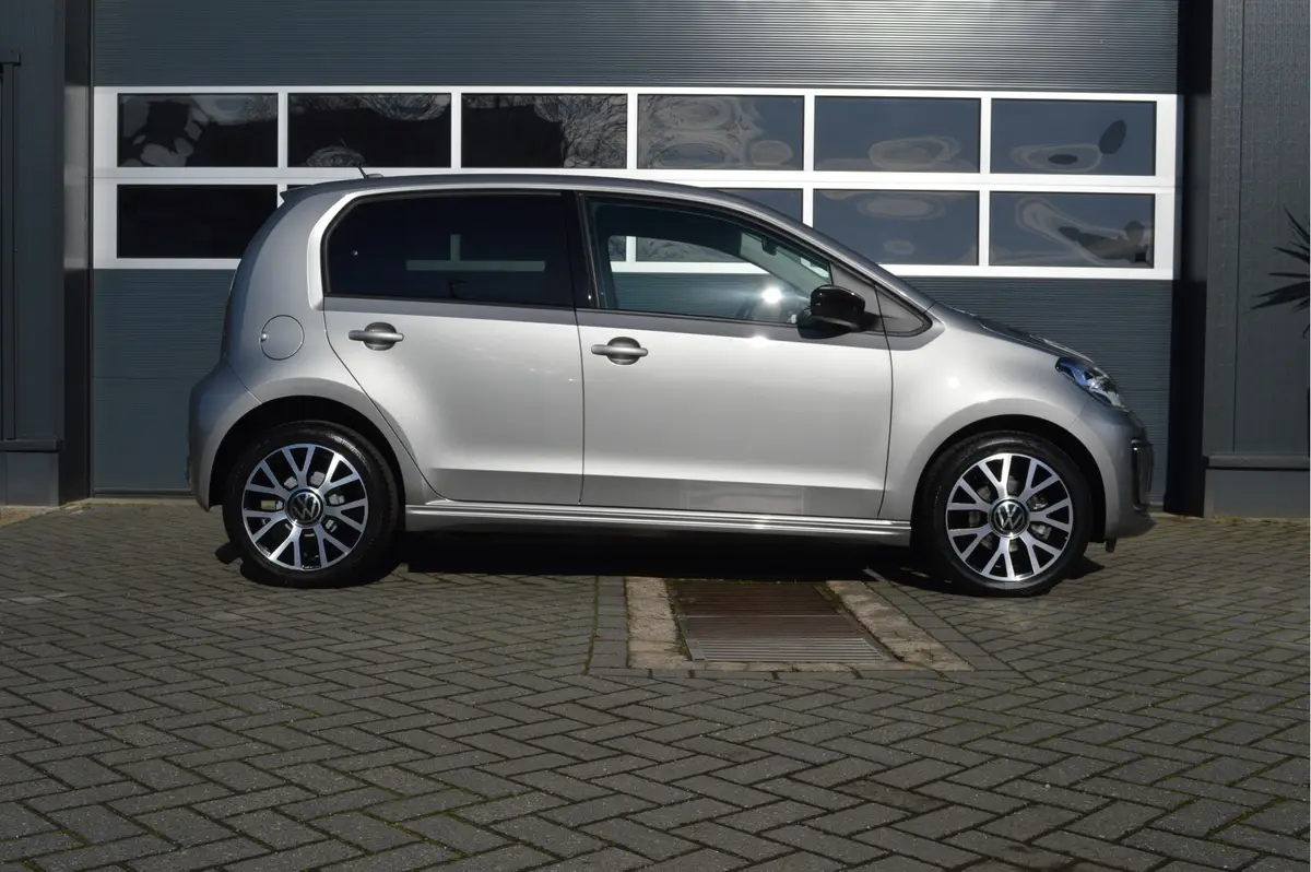 Volkswagen e-up! | Camera | Lane assist | Parkeersensoren | Cruise control | 205 km actieradius. Financiering mogelijk!: foto 2