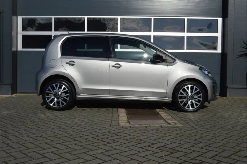 Volkswagen e-up! | Camera | Lane assist | Parkeersensoren | Cruise control | 205 km actieradius. Financiering mogelijk! 2021 leasen bij DreamLease: foto 2