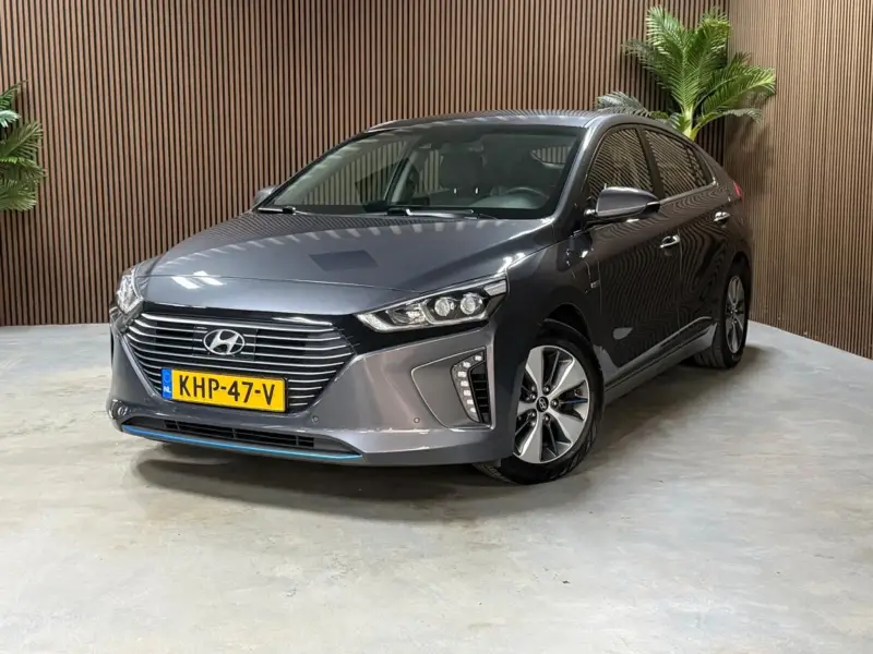 Hyundai IONIQ 1.6 GDi PHEV i-Moti. 2017 leasen bij DreamLease: foto 1