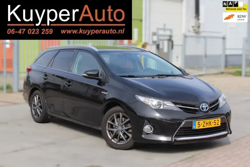 Toyota Auris Touring Sports 1.8 Hybrid Lease pano camera multimedia dealer onderhouden trekhaak 2015 leasen bij DreamLease: foto 1