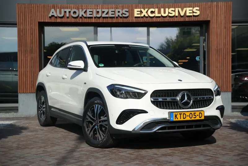 Mercedes-Benz GLA 250 e Business Solution 2025 leasen bij DreamLease: foto 1