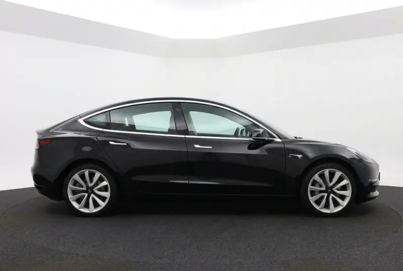 Tesla Model 3 Long Range AWD 75kWh 89% SOH l Pano | Autopilot | Camera | Stoelverwarming 2019 leasen bij DreamLease: foto 2