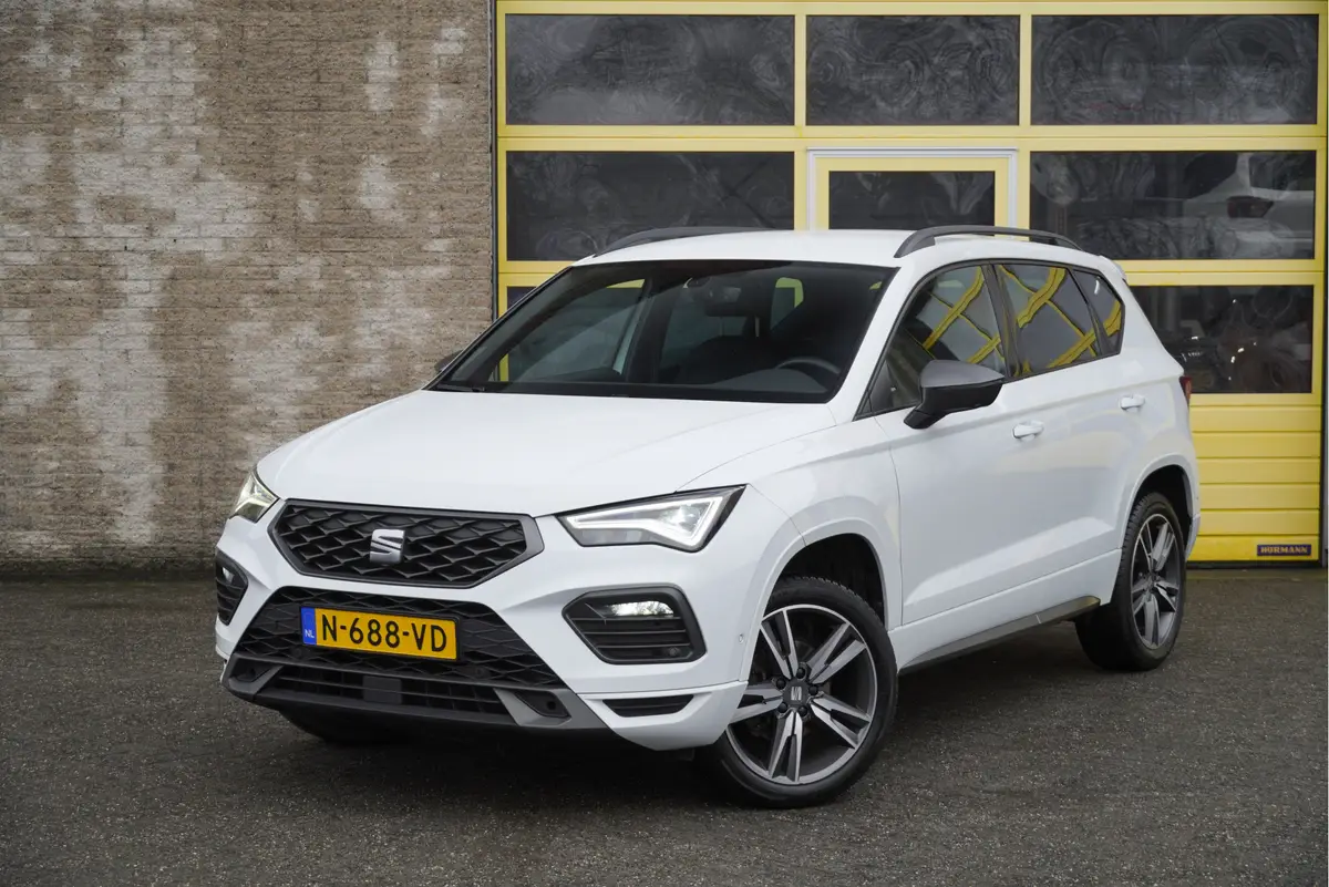 SEAT Ateca 1.0 TSI FR Business Intense BJ2022 Lmv 18" | Led V+A | Pdc | Navi | Keyless entry | Elek. achterklep | App-Connect | Achteruitrijcamera | Virtual cockpit | Climate control | Cruise control | Sportstoelen | Verwarmde voorstoelen | Zwarte hemel: foto 1
